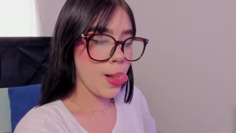 LilyWoodz online show from February 9, 7:07 pm