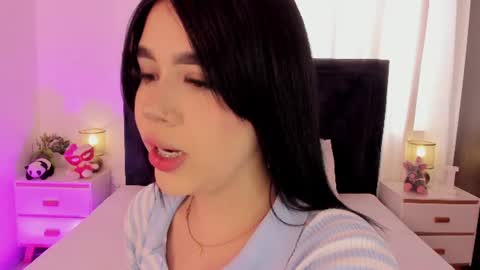 LilyWoodz online show from July 28, 7:04 pm