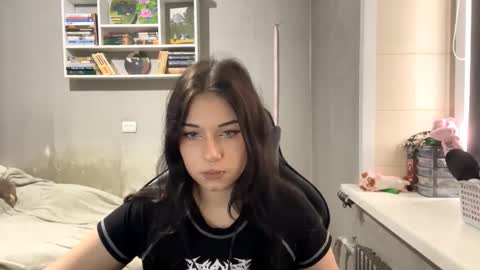 Lily online show from February 16, 1:51 pm