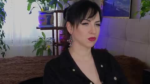 Snapshot of lilyconor chatting on October 31, 11:22 am Lily online show from October 31, 11:22 am