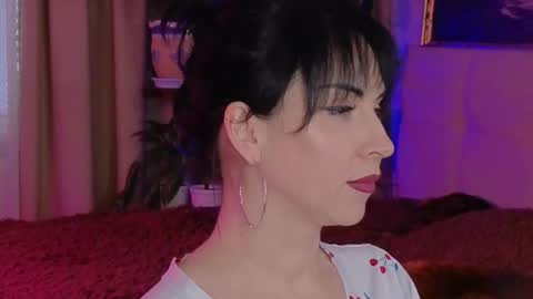 Snapshot of lilyconor chatting on November 27, 8:38 am Lily online show from November 27, 8:38 am