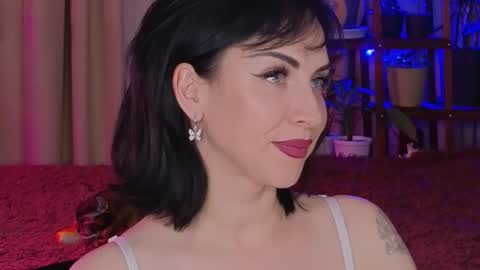 Snapshot of lilyconor chatting on November 28, 5:15 pm Lily online show from November 28, 5:15 pm