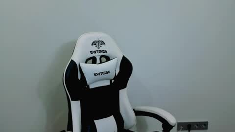 lilydavisss online show from May 29, 1:58 am