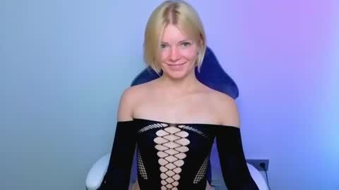 lilydavisss online show from June 16, 3:53 am