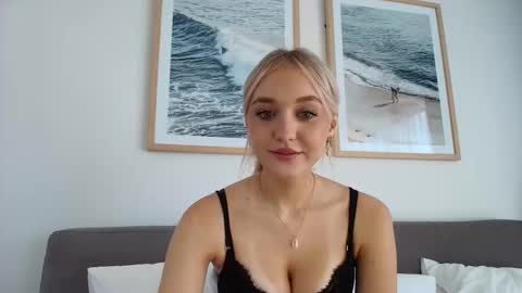 lilyflex online show from April 2, 12:41 am