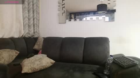 lily online show from June 25, 6:51 am