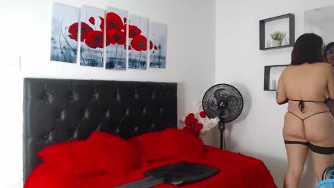 lilyfox23 online show from December 6, 1:40 am