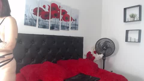 lilyfox23 online show from December 7, 12:24 pm