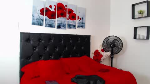 lilyfox23 online show from December 9, 3:11 pm