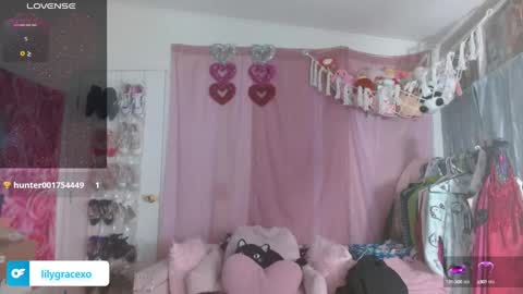 Snapshot of lilygracexoxo chatting on October 8, 10:40 pm Lily Grace online show from October 8, 10:40 pm
