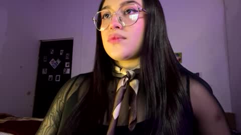 Snapshot of lilyhotson chatting on June 5, 1:12 am Lily online show from June 5, 1:12 am