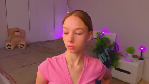 lilylisy online show from November 17, 11:27 am