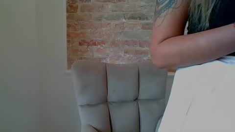 Lily online show from July 28, 2:13 pm