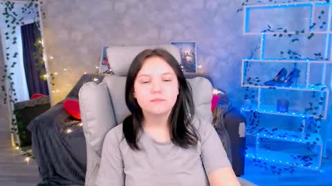 Lily online show from February 9, 7:23 am