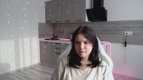 Lily online show from February 10, 6:28 am