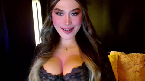 Snapshot of lilymonstercock chatting on January 31, 12:50 am IM YOUR TRUE GODESS Lilymonstercock online show from January 31, 12:50 am