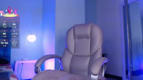 lilyred_ online show from May 16, 3:36 am