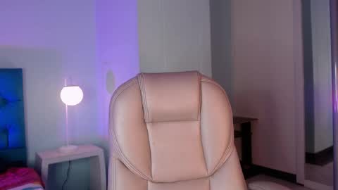 lilyred_ online show from May 25, 3:12 am