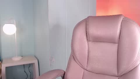 lilyred_ online show from July 18, 3:44 am