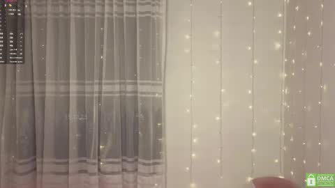 Snapshot of lilyrose1_ chatting on December 15, 5:06 pm You can call me Li ... online show from December 15, 5:06 pm