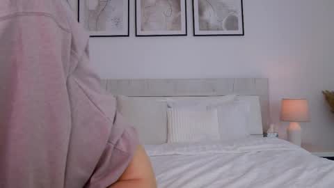 Lily online show from February 10, 9:14 am