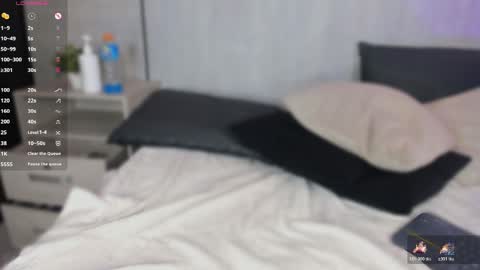 Snapshot of lilyrousse_ chatting on April 16, 9:39 pm online show from April 16, 9:39 pm