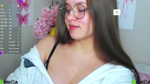 Lily online show from October 6, 11:29 am