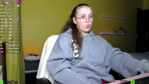 Lily online show from October 18, 11:33 am