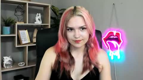 Lily online show from June 21, 1:46 pm