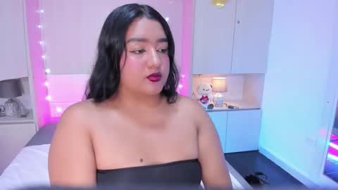 lilywhitee1 online show from December 17, 4:18 am