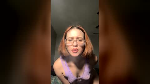 lilywtfff online show from June 6, 12:32 pm