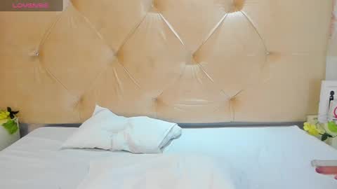 Snapshot of lin_jayani chatting on February 26, 11:52 am Lin online show from February 26, 11:52 am