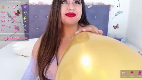 Snapshot of lin_jayani chatting on February 24, 9:24 pm Lin online show from February 24, 9:24 pm