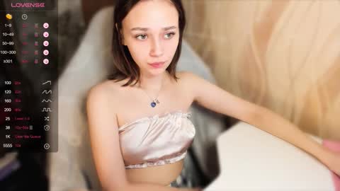 Snapshot of lina_and_lion chatting on October 22, 5:52 am Scarlet online show from October 22, 5:52 am