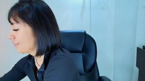  Lina Bedoya  online show from January 12, 11:59 am