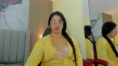 Snapshot of lina_dubois chatting on November 25, 12:27 pm LINA DUBOIS online show from November 25, 12:27 pm