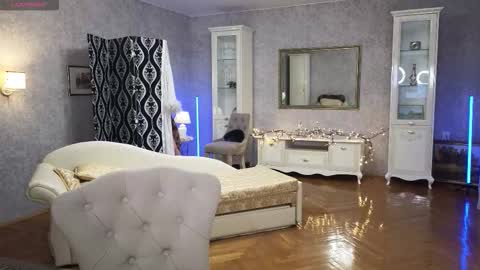Snapshot of lina_flore chatting on March 17, 8:12 pm lina_flore online show from March 17, 8:12 pm