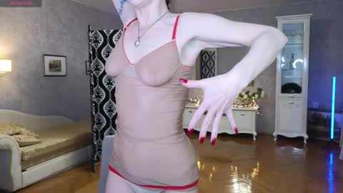 Snapshot of lina_flore chatting on April 18, 8:53 pm lina_flore online show from April 18, 8:53 pm