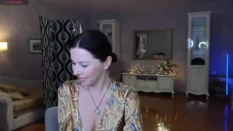 Snapshot of lina_flore chatting on May 5, 8:17 pm lina_flore online show from May 5, 8:17 pm
