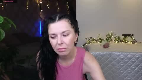 Snapshot of lina_flore chatting on June 8, 9:26 pm lina_flore online show from June 8, 9:26 pm