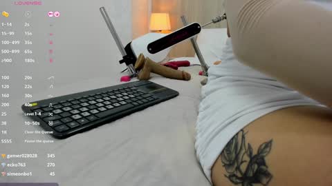 Snapshot of lina_garcia chatting on December 27, 2:22 pm   online show from December 27, 2:22 pm