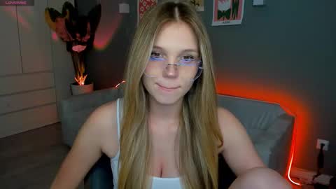 Snapshot of lina_korvin chatting on November 16, 1:17 pm Lina online show from November 16, 1:17 pm