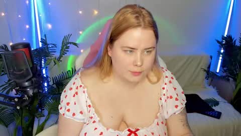 Snapshot of lina_linx chatting on January 25, 6:57 pm lina_linx online show from January 25, 6:57 pm