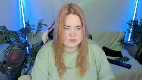 Snapshot of lina_linx chatting on February 1, 8:47 pm lina_linx online show from February 1, 8:47 pm
