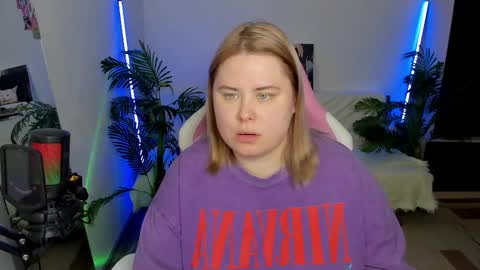 Snapshot of lina_linx chatting on February 17, 10:03 pm lina_linx online show from February 17, 10:03 pm