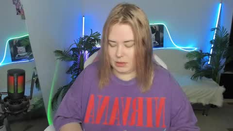 Snapshot of lina_linx chatting on March 8, 7:20 pm lina_linx online show from March 8, 7:20 pm