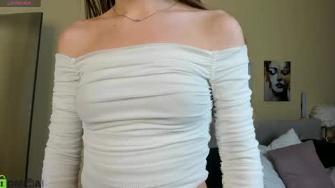 lina_massey online show from May 20, 12:28 am