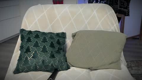 Snapshot of lina_n_kitty chatting on December 9, 6:12 am Lina - online show from December 9, 6:12 am