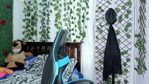 Snapshot of lina_paola chatting on November 12, 9:47 pm paola online show from November 12, 9:47 pm