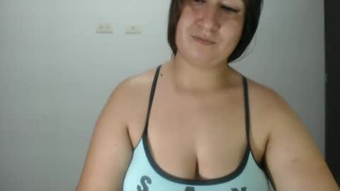 Snapshot of lina_playful chatting on March 11, 4:18 am iiisabella online show from March 11, 4:18 am
